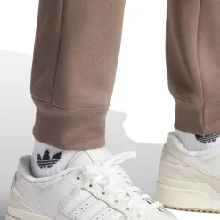 adidas Originals Essentials pa in Brown