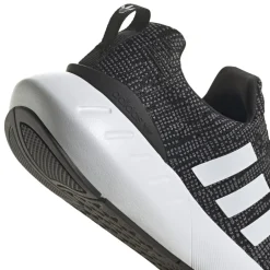 adidas Originals Junior Swift Run 22 Trainers in Black-White