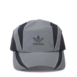 adidas Originals Road Cap in Silver black