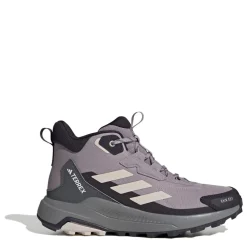 adidas Terrex Chukka Boots in Pink