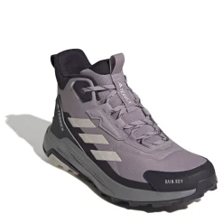 adidas Terrex Chukka Boots in Pink