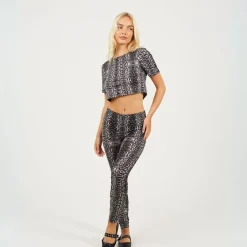 Brave Soul Print Crop T-Shirt in Multi