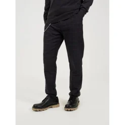 Brave Soul Trouser With Chain in Black