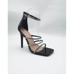Chic Dmnt Sandal in Black