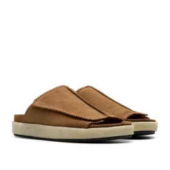 Clarks Originals Overleigh Sliders in Brown