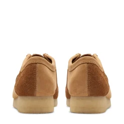 Clarks Originals Wallabee Shoes in Tan