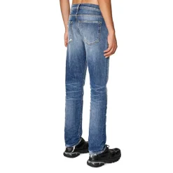 Diesel 2019 D-Strukt Slim-Fit Jeans in Denim