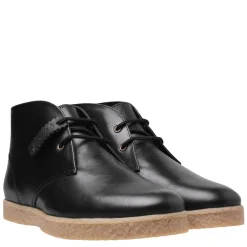 Farah Chukka Boots in Black