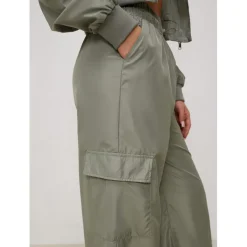 Gym King Satin Cargo in Green