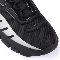 Lavair Exo Trainers in Black