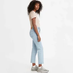 Levis 501 Crop Jeans in Light Blue
