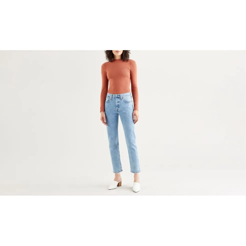 Levis 501 Crop Jeans in Light Blue