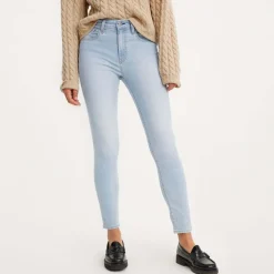Levis 721 High Rise Skinny Fit Jeans in Light Blue