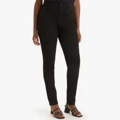 Levis 721 High-Rise Skinny Jeans in Black