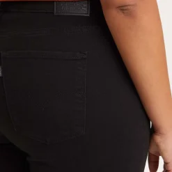 Levis 724 Plus High Rise Straight Jeans in Black