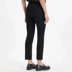 Levis 712 Slim Welt Pocket Jeans in Black