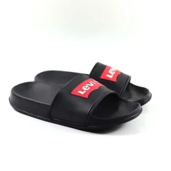 Levis Batwing Slider in Black