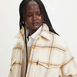 Levis Nola Shacket in Beige