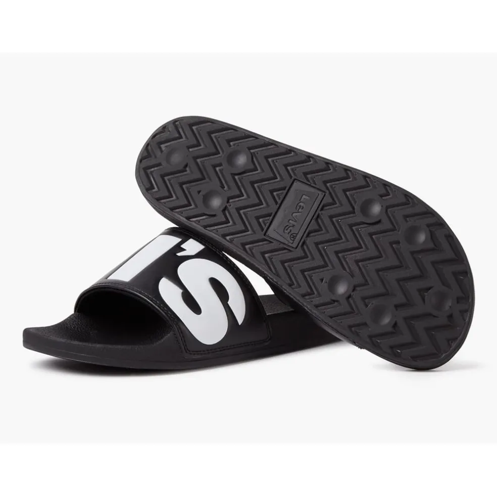 Levis Sliders in Black