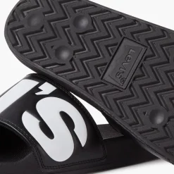Levis Sliders in Black
