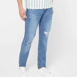 Levis Slim Tapered Jeans in Blue