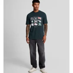 Lyle And Scott A Guide To Scotland Graphic T-Shirt in Navy