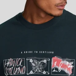 Lyle And Scott A Guide To Scotland Graphic T-Shirt in Navy