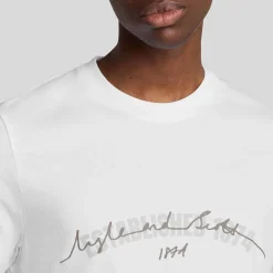 Lyle And Scott Established 1874 Graphic T-Shirt in White