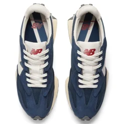 New Balance 327 Trainers in Navy