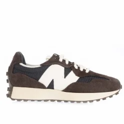 New Balance 327 Trainers in Brown