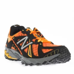 New Balance 610 V1 Trainers in Orange black