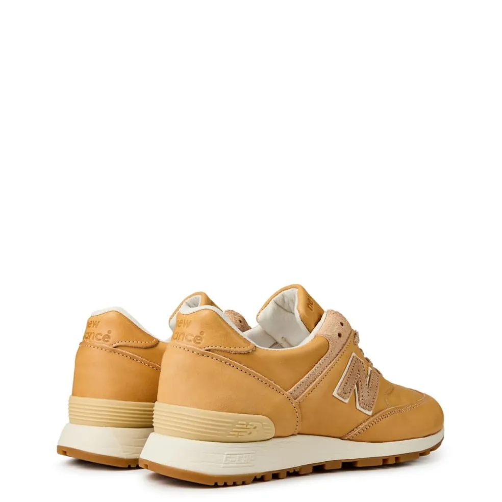 New Balance Low Top Sneakers in Brown