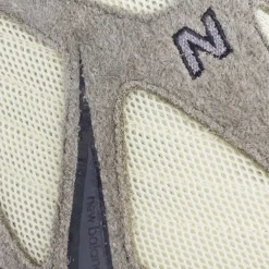 New Balance 610S Trainers in Green