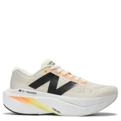 New Balance Womens Fuelcell Supercomp V3 Trainer in White
