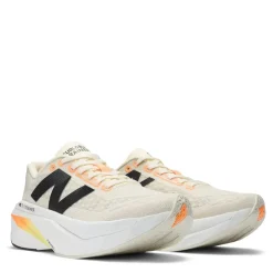 New Balance Womens Fuelcell Supercomp V3 Trainer in White
