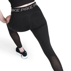 Nike 7 8 Teamtee in Black