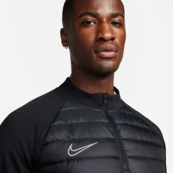 Nike Acad Ww Drill in Black
