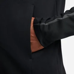 Nike Acad Ww Drill in Black