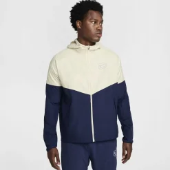 Nike Air Hooded Running Jacket in Multi