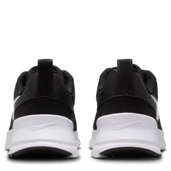 Nike Air Max Nuaxis in Black