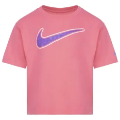 Nike Girls Swoosh Varsity Outline T-Shirt in Pink