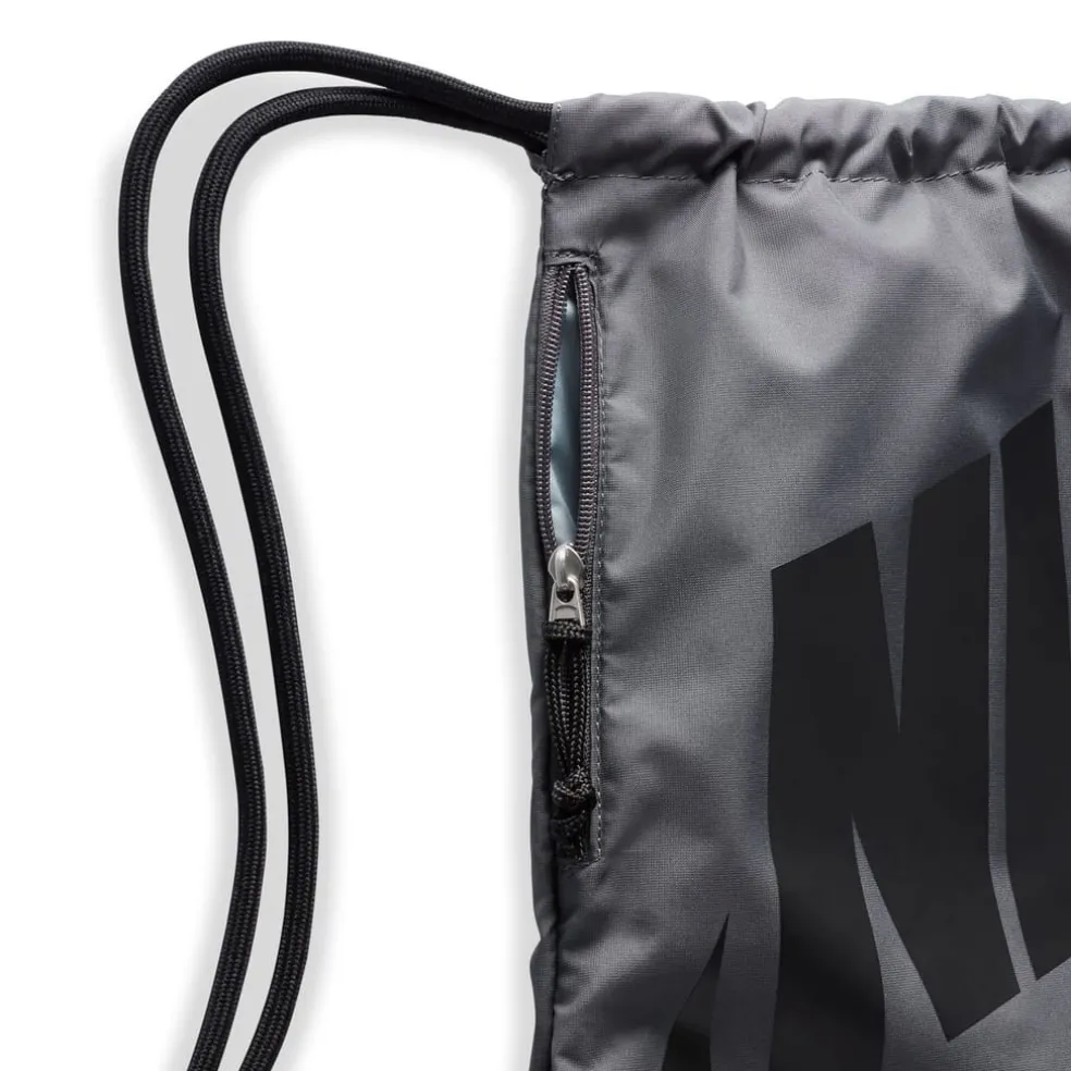 Nike Heritage Gmsk 09 in Grey