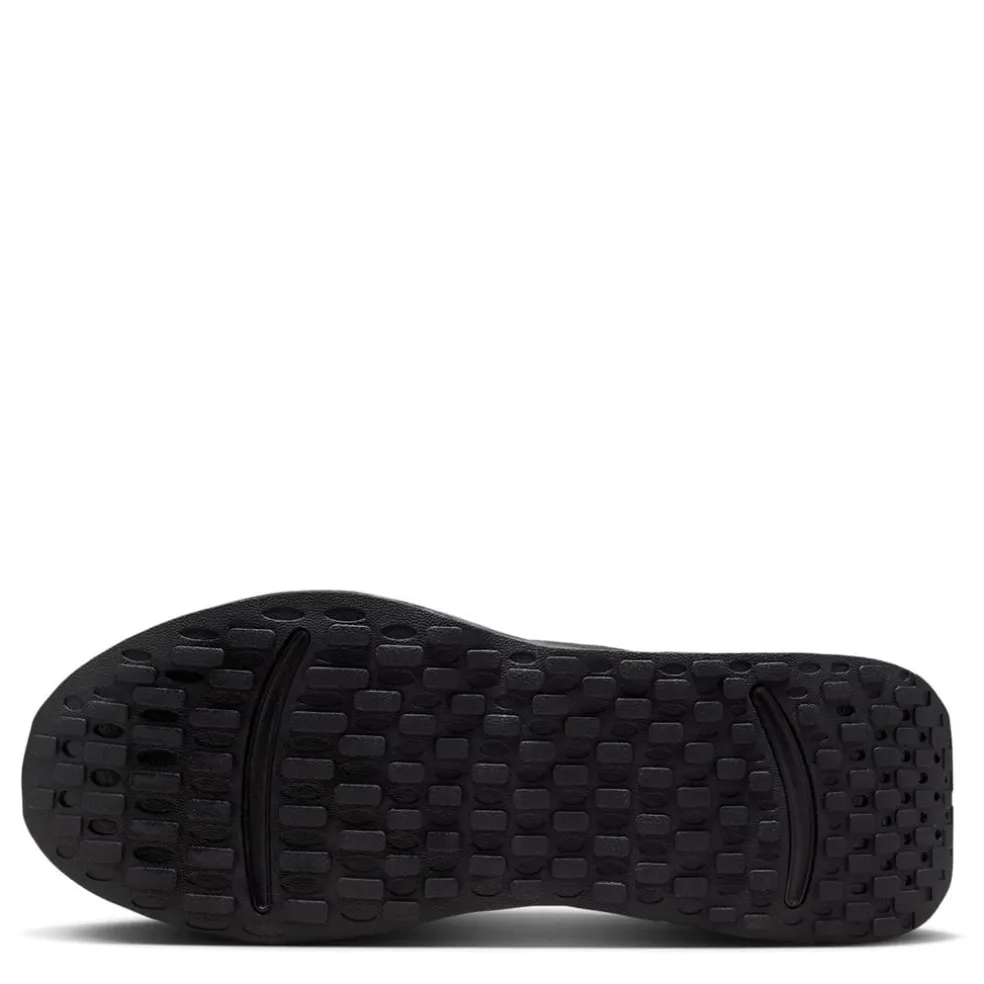 Nike Legend Essential 4 Low Top Trainers in Black