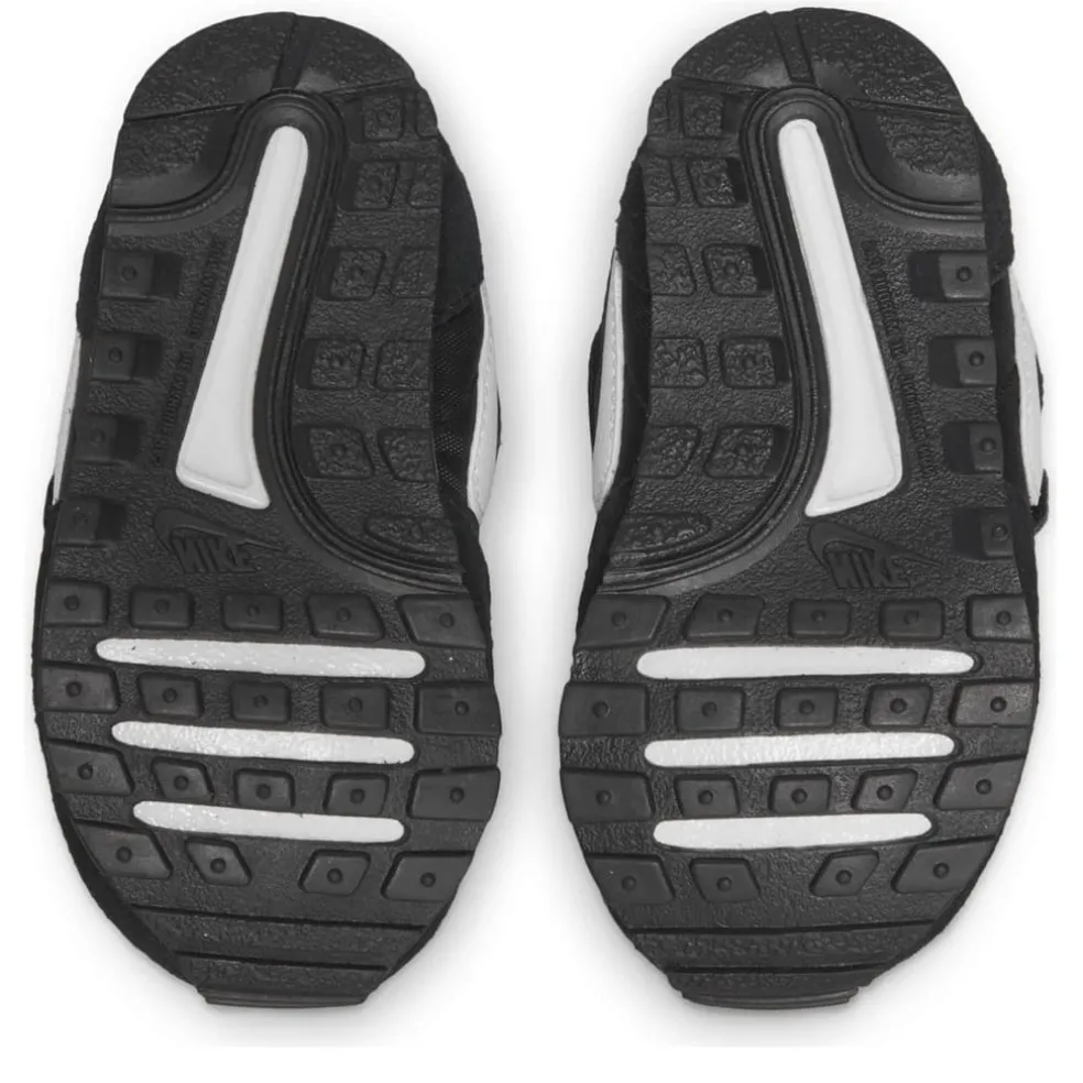 Nike Md Valiant Infant Boys Shoe in Black