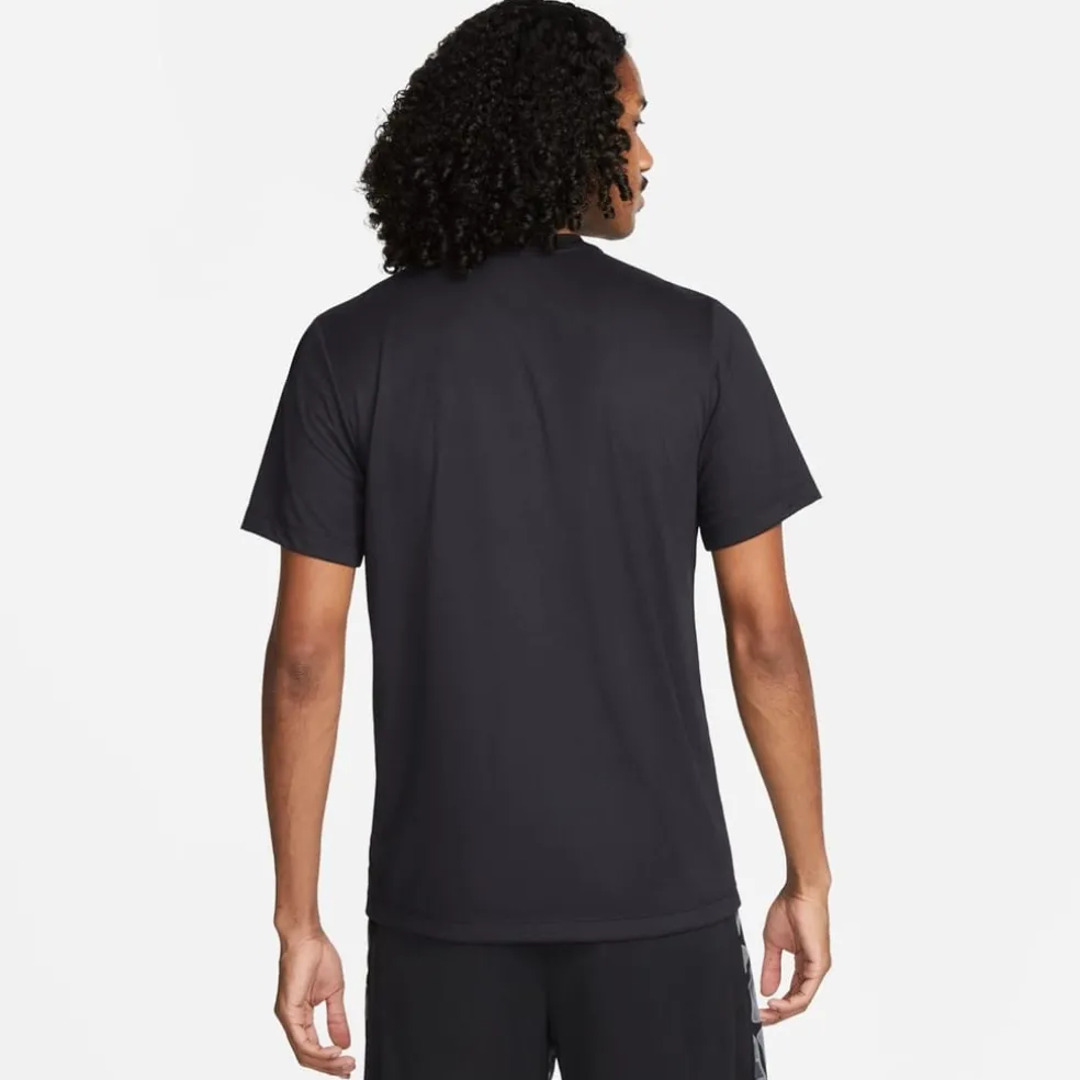 Nike Mens Dri Fit Legend Fitness T-Shirt in Black