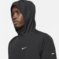 Nike Mens Miler Repel Running Jacket in Black
