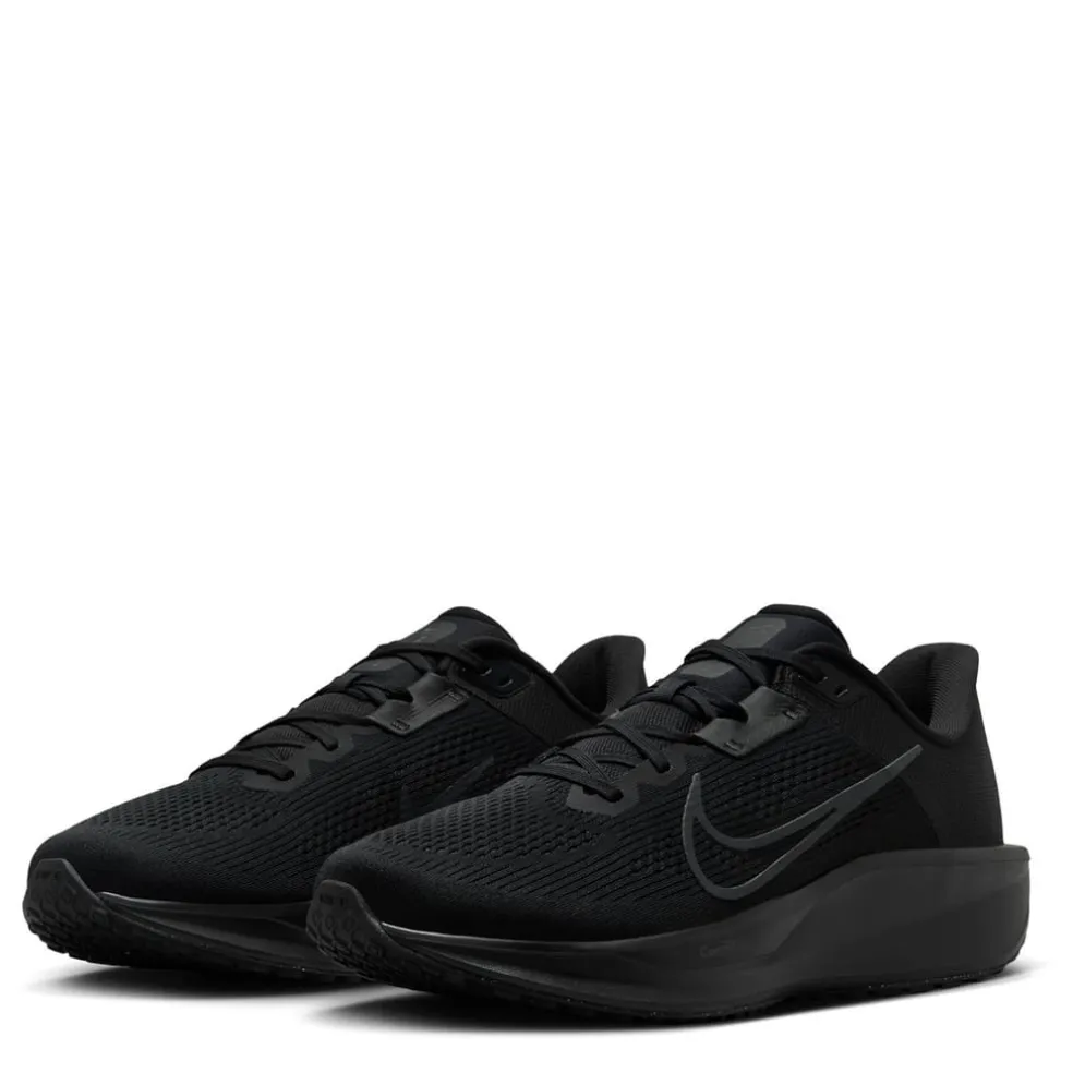 Nike Quest 6 Road Running Trainers in Black