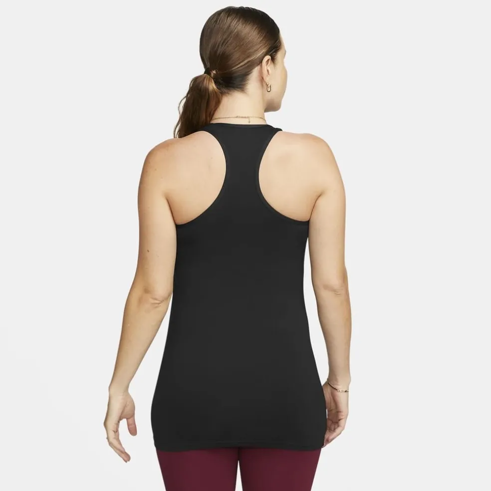 Nike Scoop Neck Tank Top in Black
