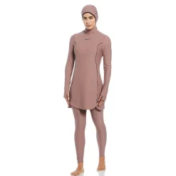 Nike Slim Legging in Pink