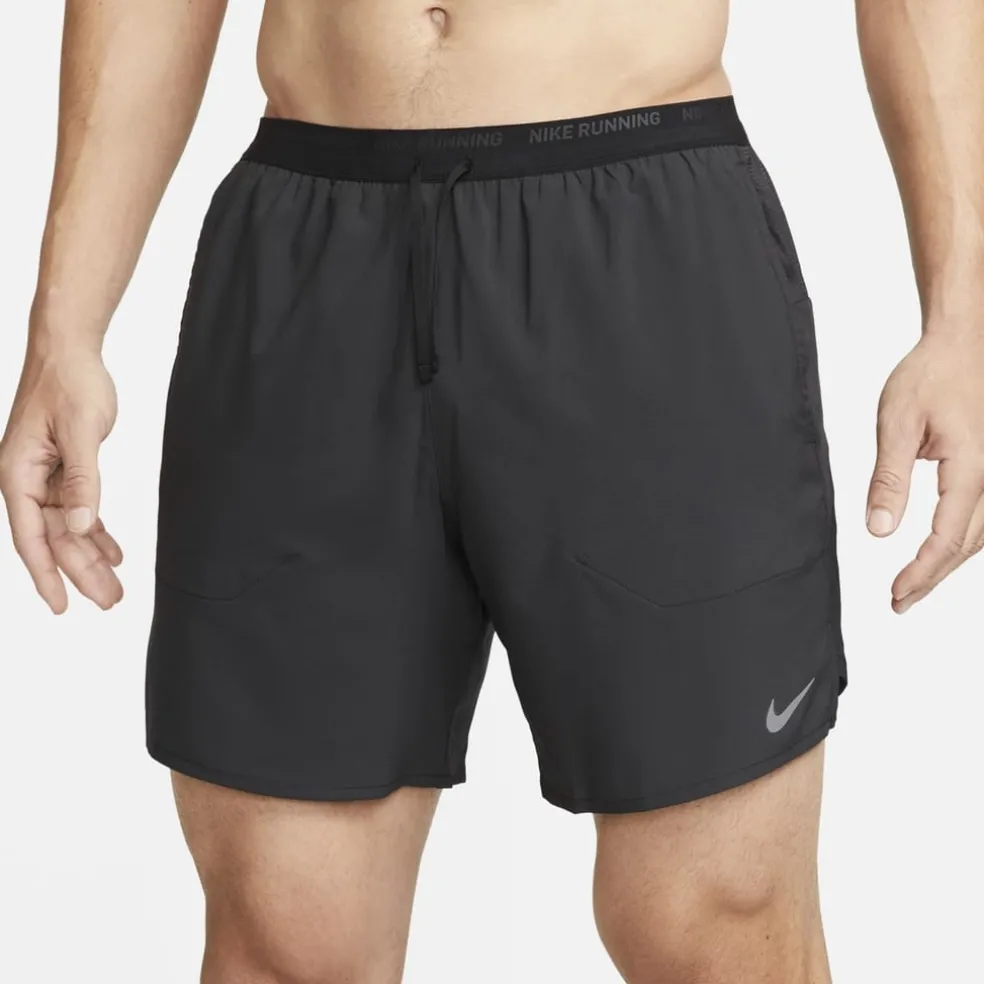 Nike Stride 7in Shorts in Black